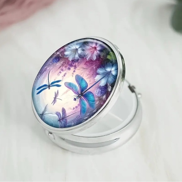 🐰 Dragonfly Multi-Use Pill Box Mirror Container - Picture 3 of 10
